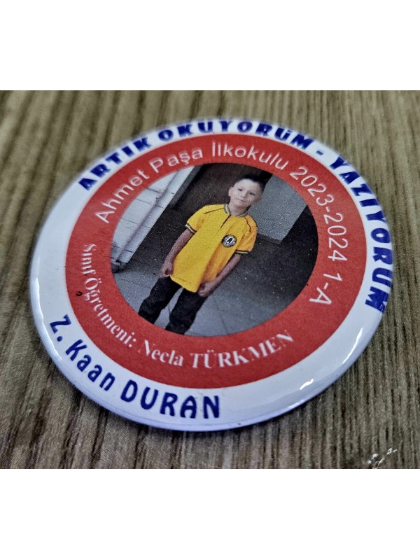 Okumaya Başladım Resimli Metal Rozet…